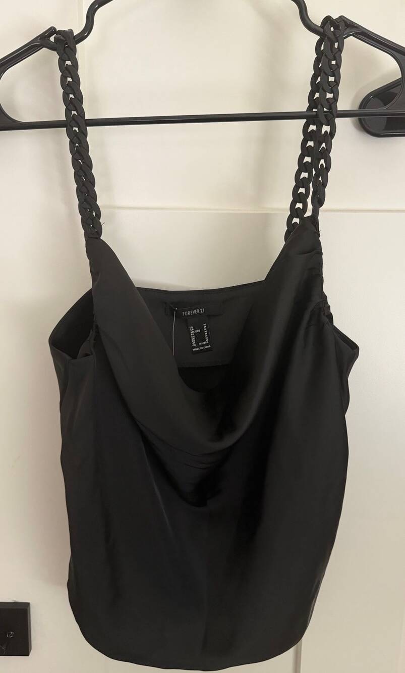 Black Detailed Shoulder Top Bundle Size M